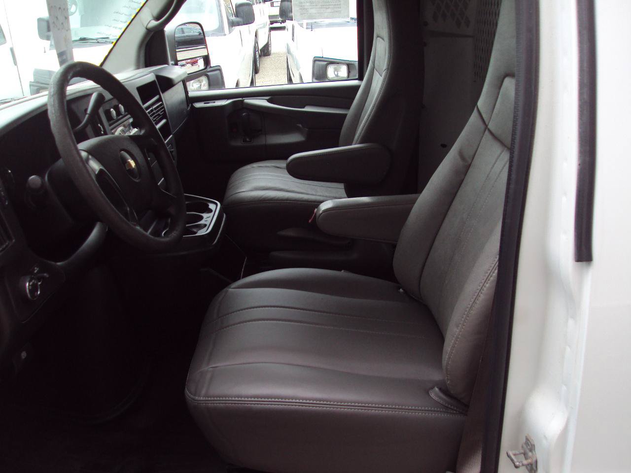 Used 2012 Chevrolet Express 1500 AWD image 18