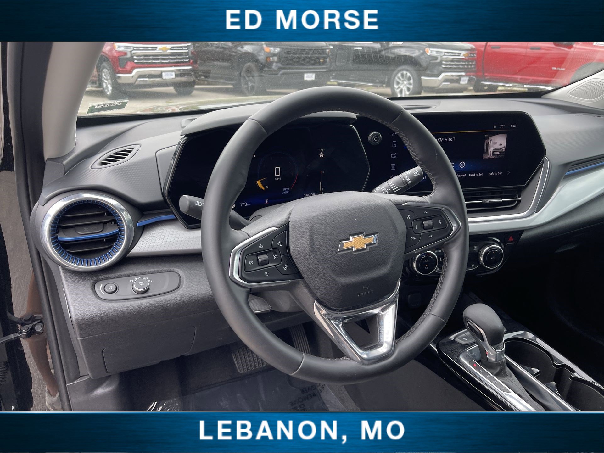 Used 2025 Chevrolet Trax LT w/ LT Convenience Package FWD image 32