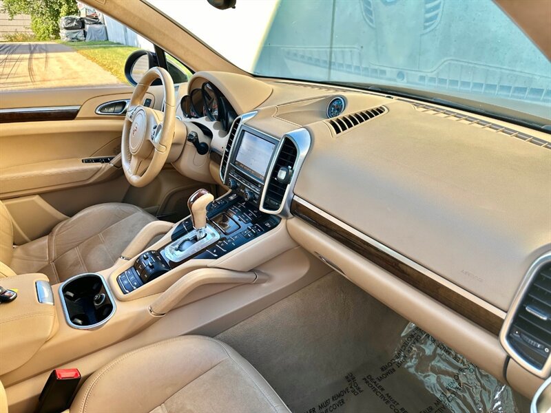 Used 2014 Porsche Cayenne GTS image 15
