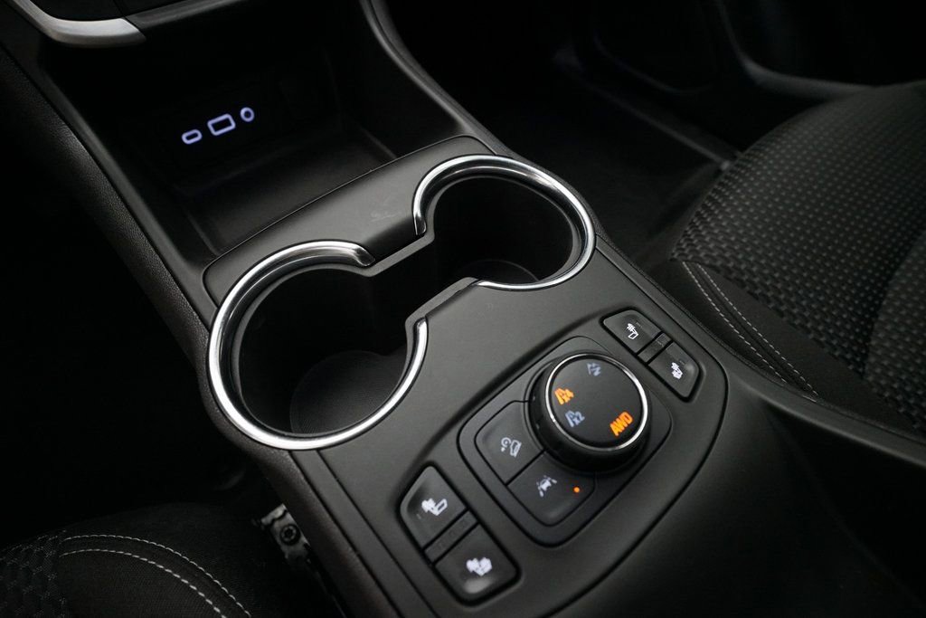 Used 2023 GMC Terrain SLE w/ Driver Convenience Package image 17