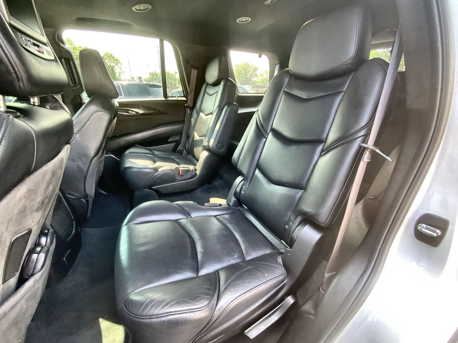 Used 2017 Cadillac Escalade Platinum RWD image 25