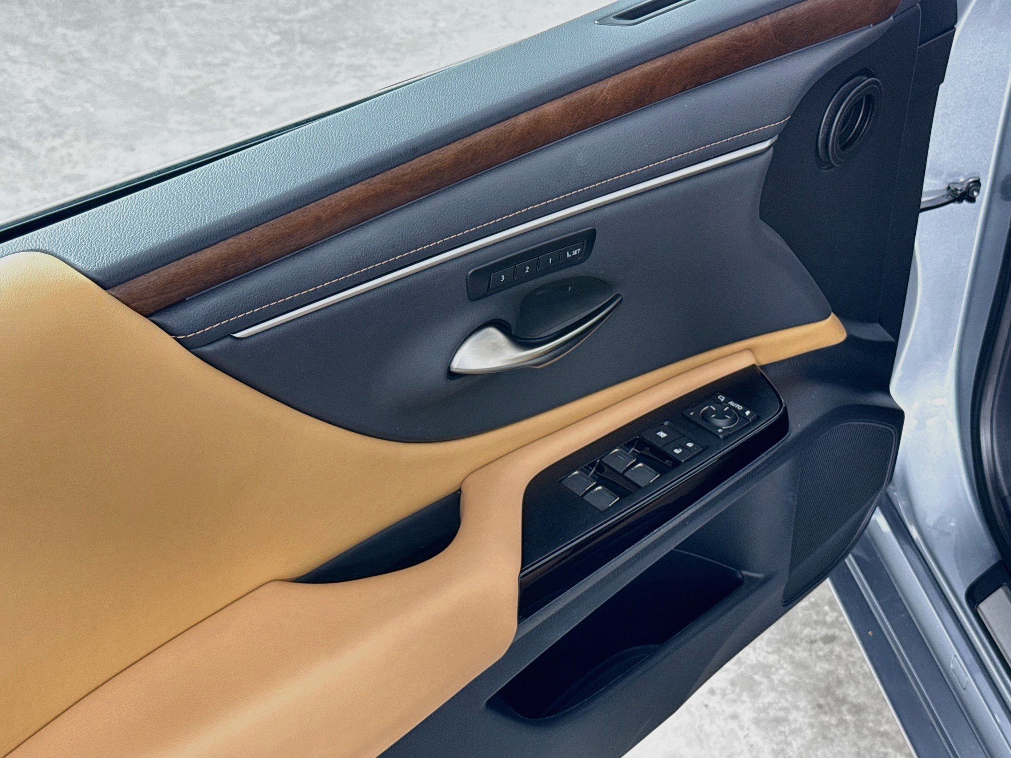 Certified 2025 Lexus ES 350 w/ Premium Package FWD image 19
