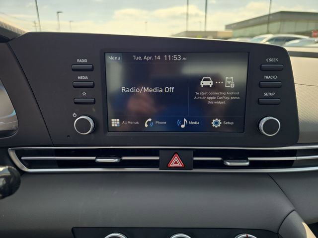Used 2025 Hyundai Elantra SE FWD image 16