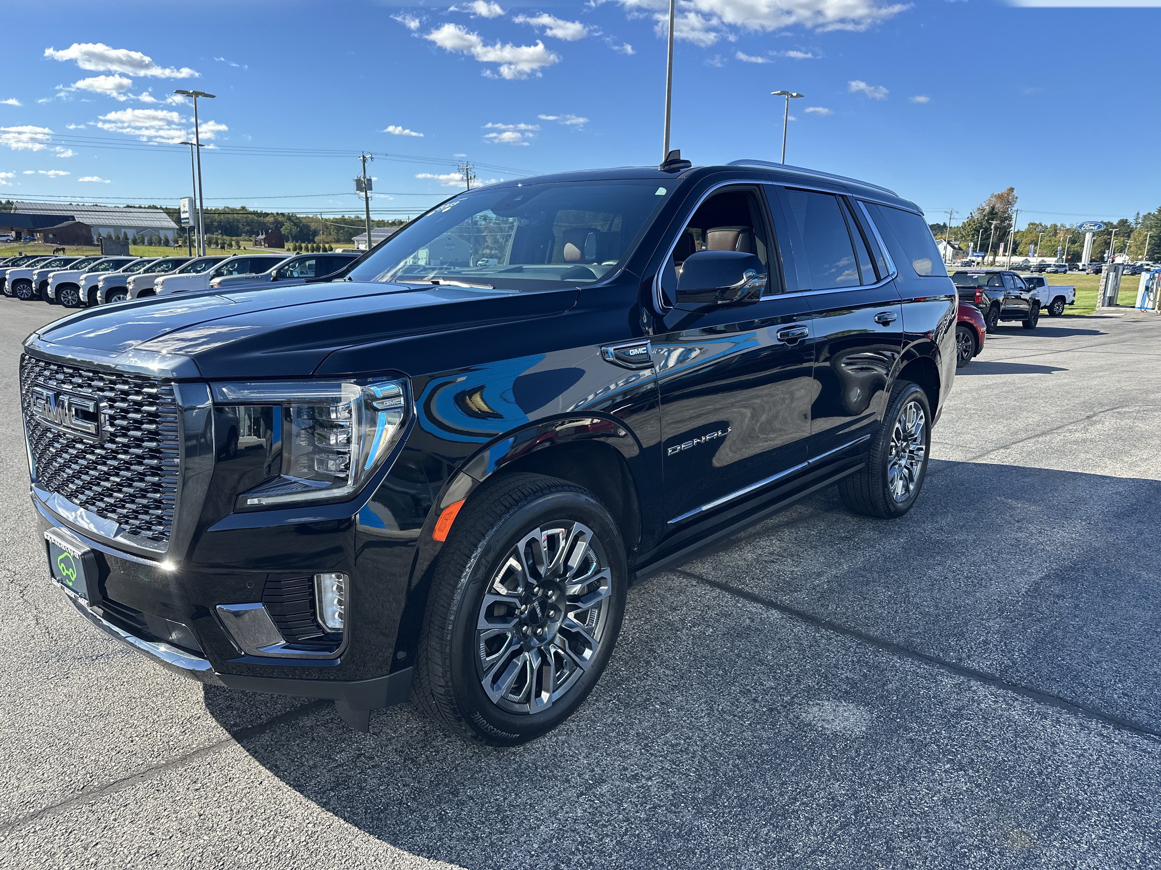 Certified 2023 GMC Yukon Denali Ultimate AWD/4WD image 3
