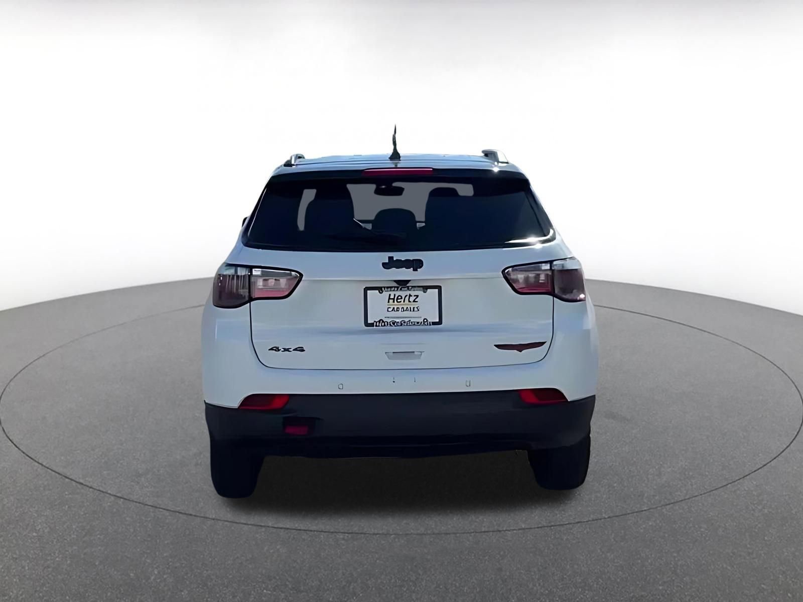 Used 2025 Jeep Compass Trailhawk image 9