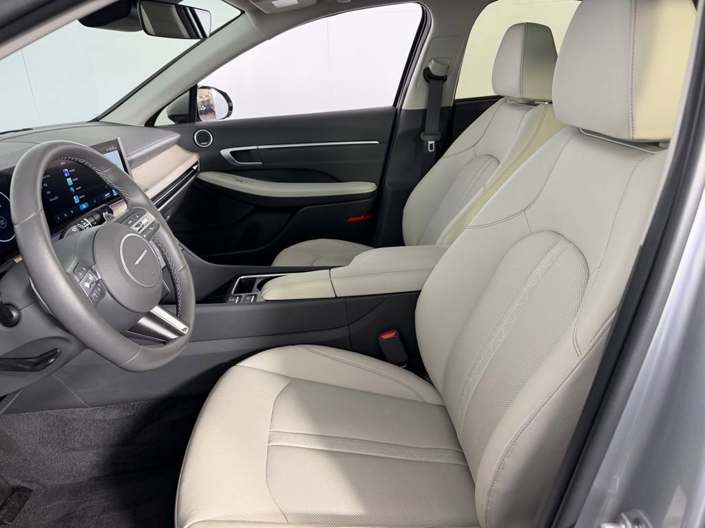 Used 2025 Hyundai Sonata Limited image 23