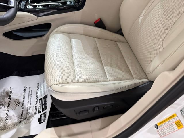 Used 2021 Buick Envision Essence FWD image 24