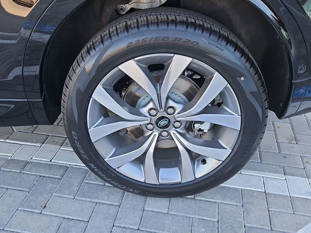 New 2026 Land Rover Discovery Sport Landmark image 14