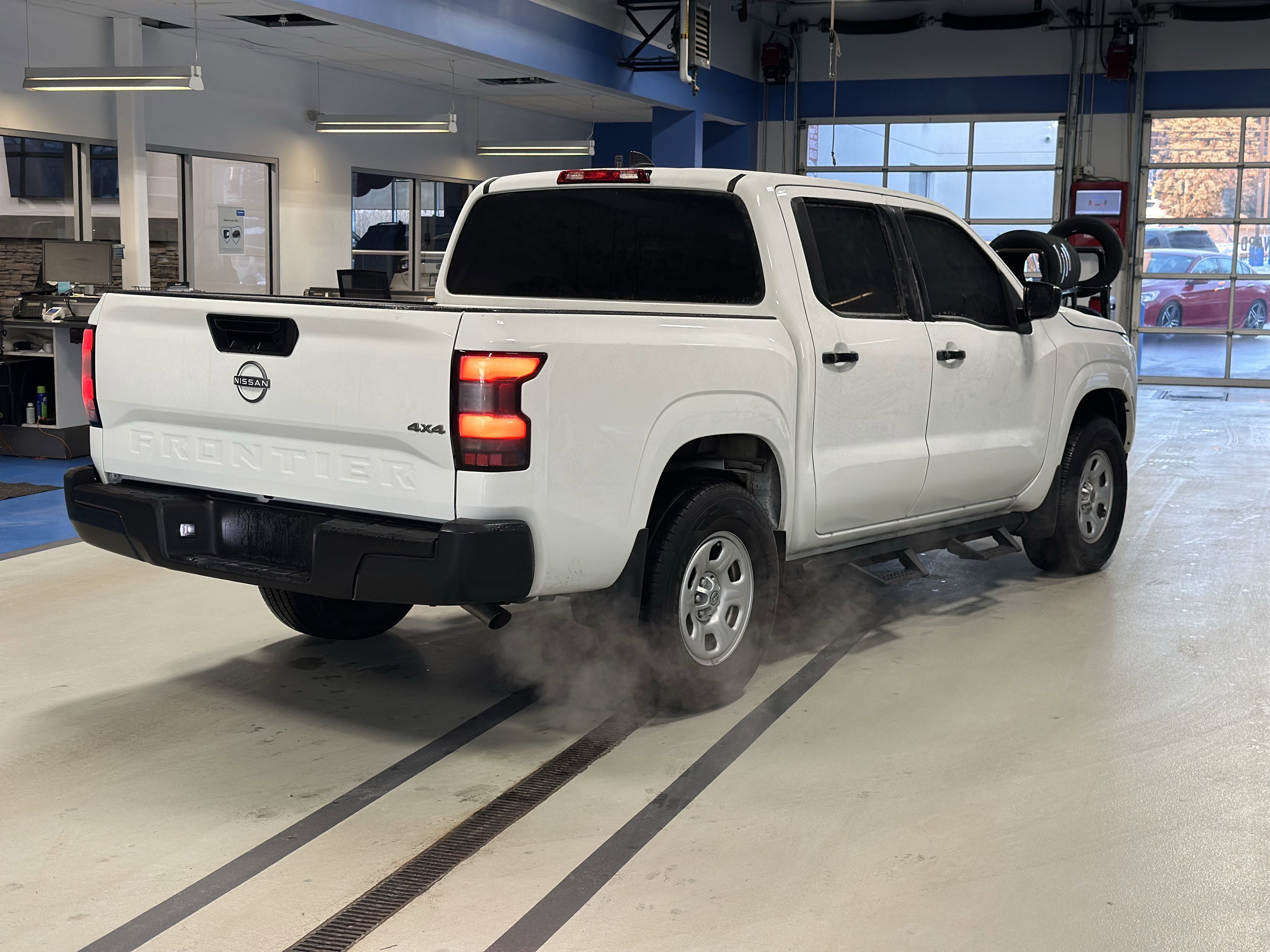 Used 2024 Nissan Frontier S image 5