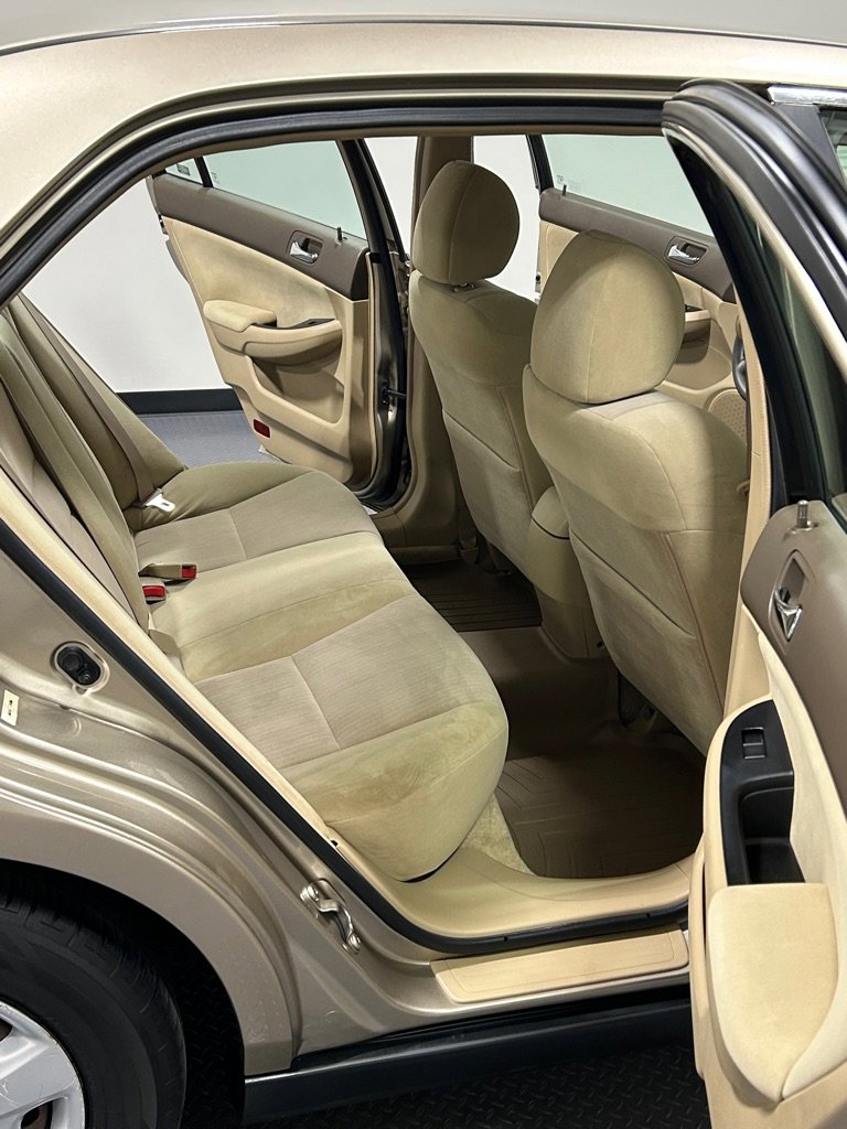 Used 2003 Honda Accord LX image 10