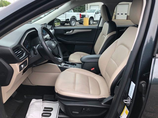 Used 2022 Ford Escape SEL image 18