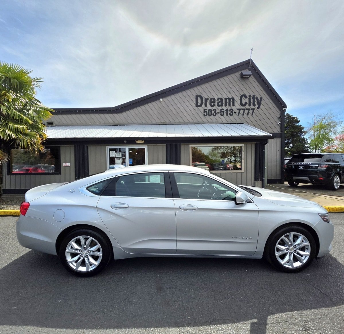 Used 2018 Chevrolet Impala LT FWD image 2
