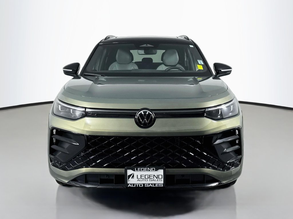 Used 2026 Volkswagen Tiguan SE R-Line AWD/4WD image 3
