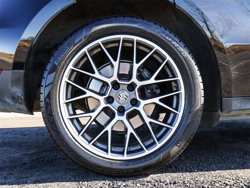 Used 2018 Porsche Macan Base image 9