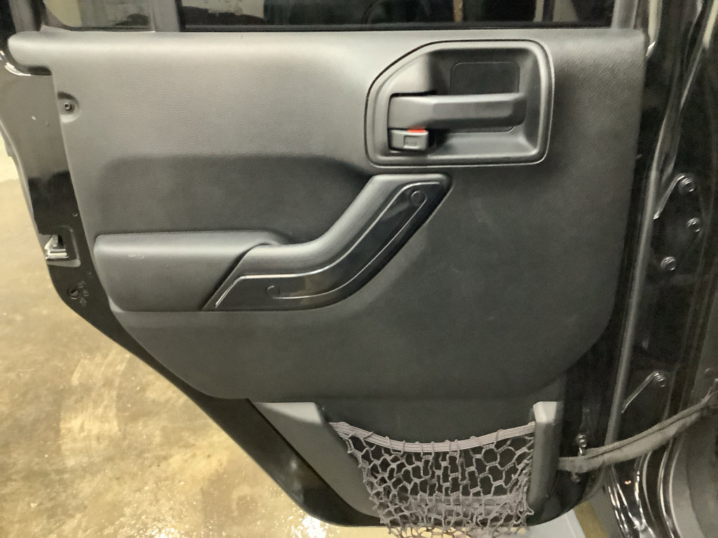 Used 2017 Jeep Wrangler Unlimited Rubicon w/ Cold Weather Group image 25