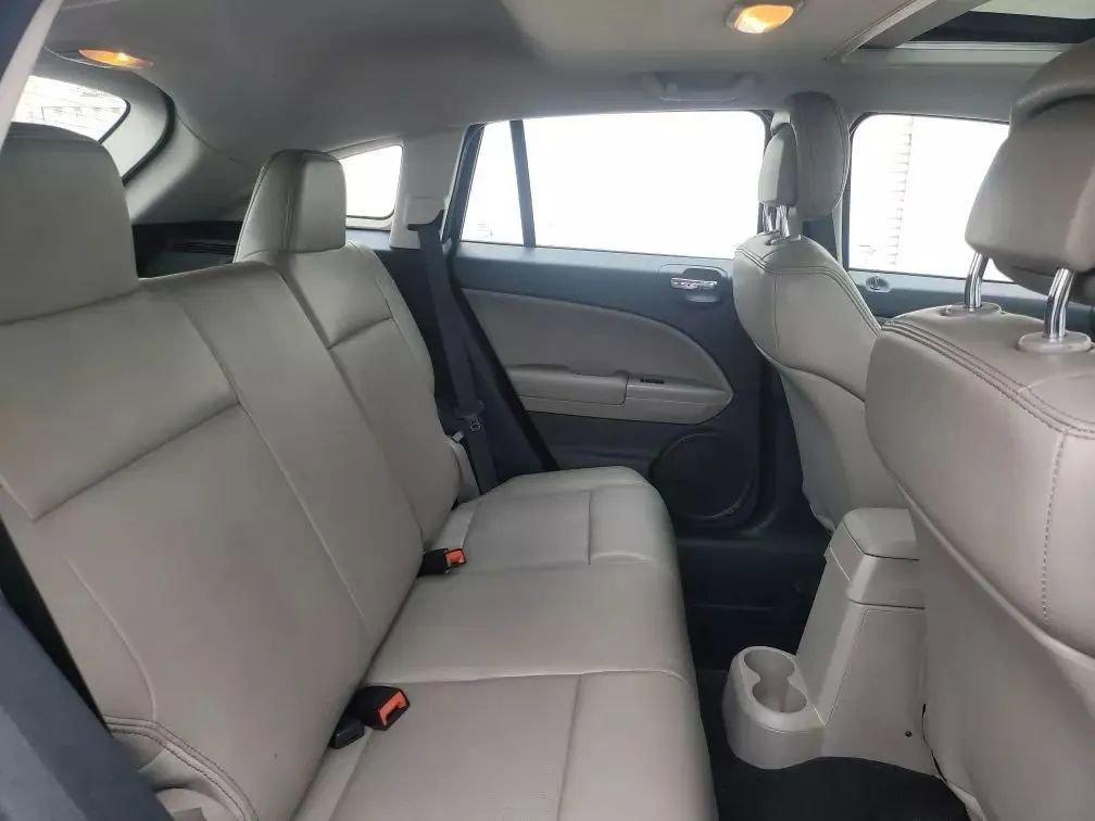 Used 2011 Dodge Caliber Uptown image 18