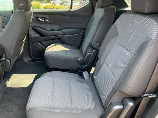 Used 2023 Chevrolet Traverse LT FWD image 16