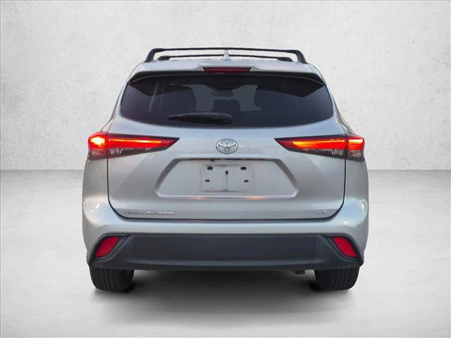 Used 2021 Toyota Highlander LE FWD image 6