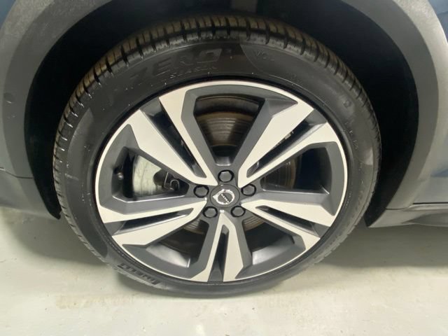 Certified 2025 Volvo V60 B5 Cross Country Plus AWD/4WD image 5