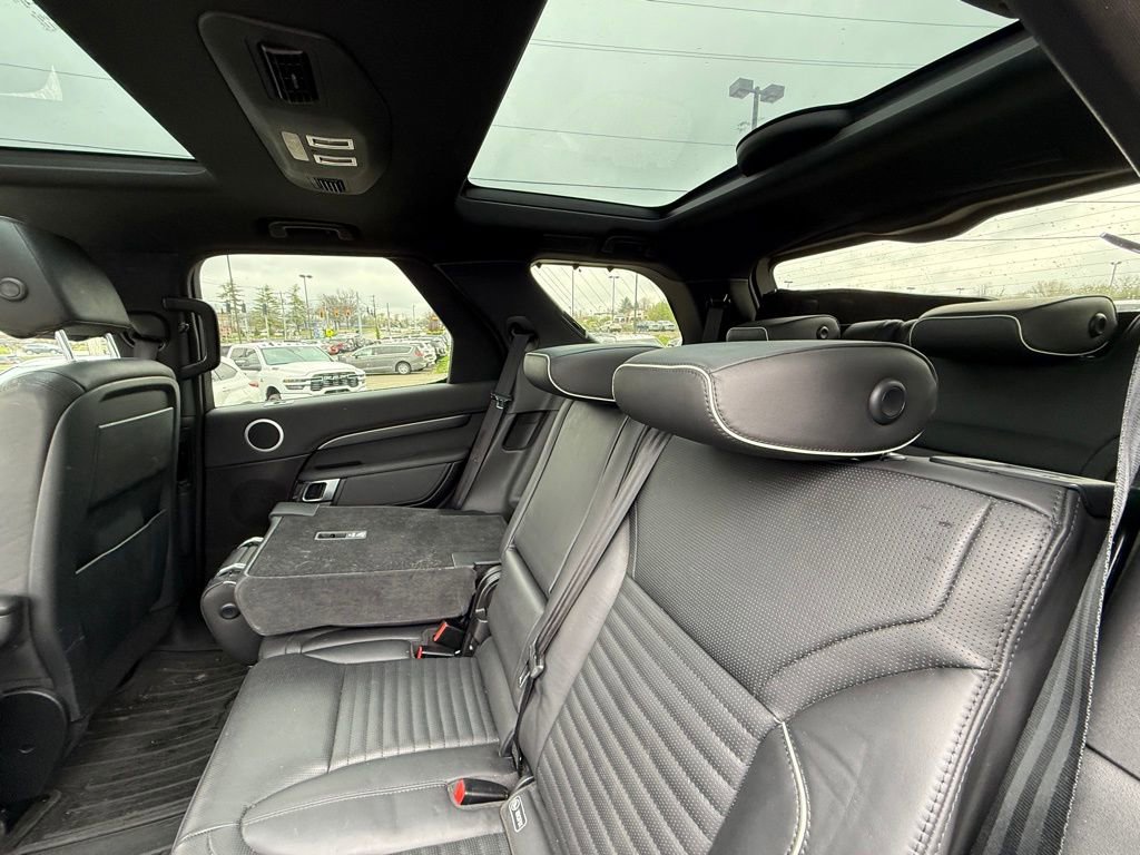 Used 2017 Land Rover Discovery HSE image 25