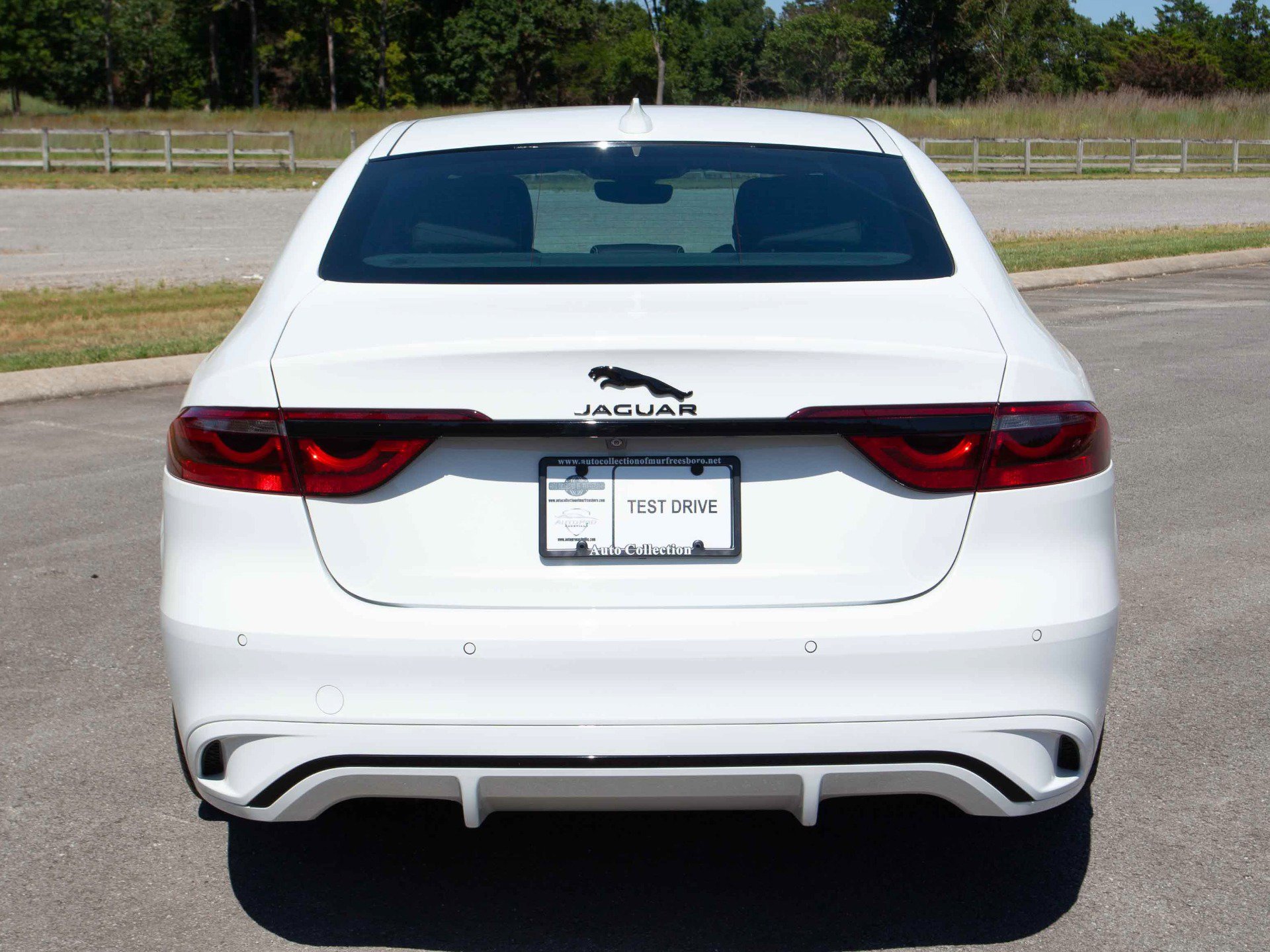 Used 2024 Jaguar XF R-Dynamic SE AWD/4WD image 5