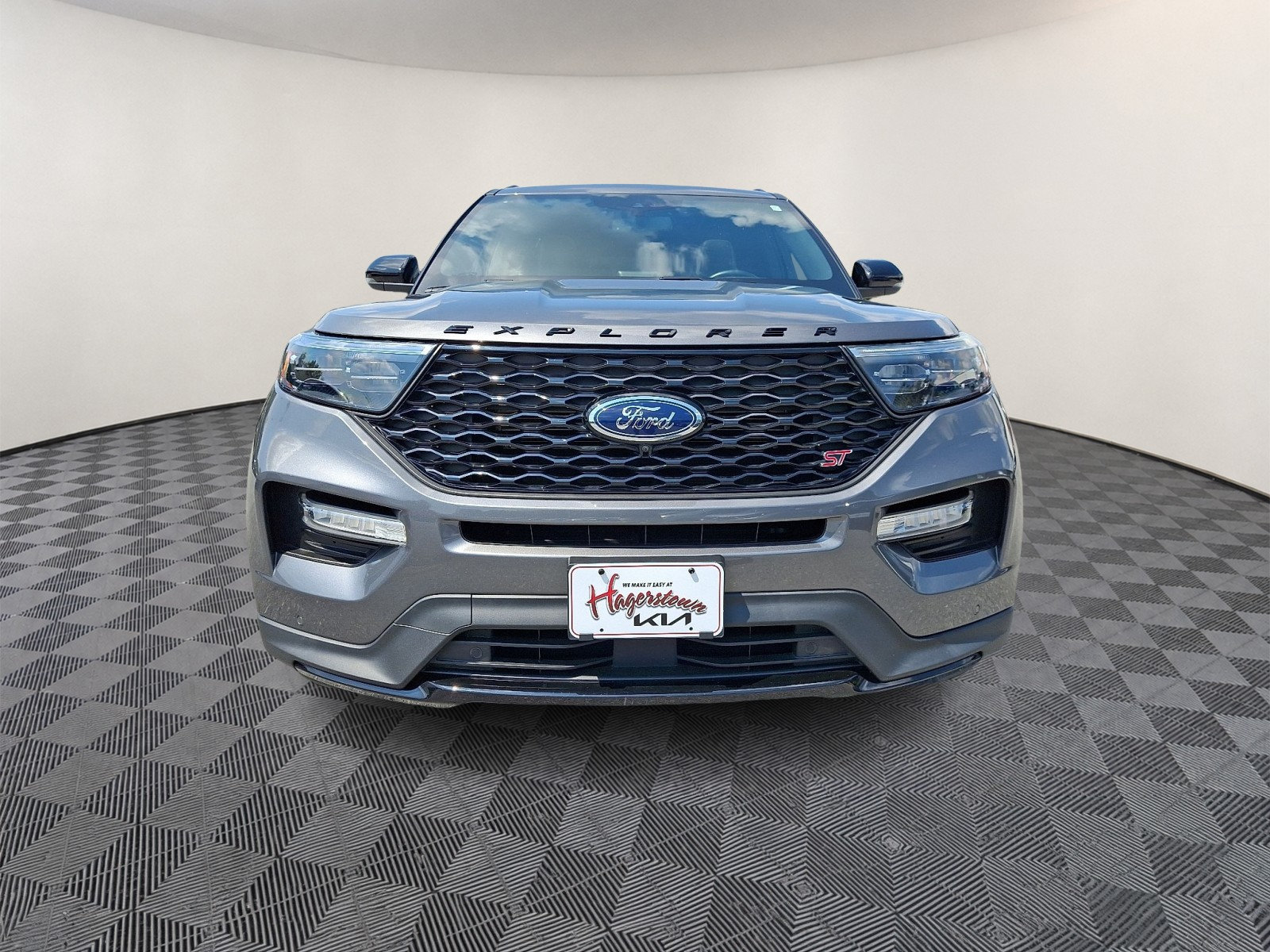 Used 2023 Ford Explorer ST w/ Equipment Group 401A AWD/4WD image 2
