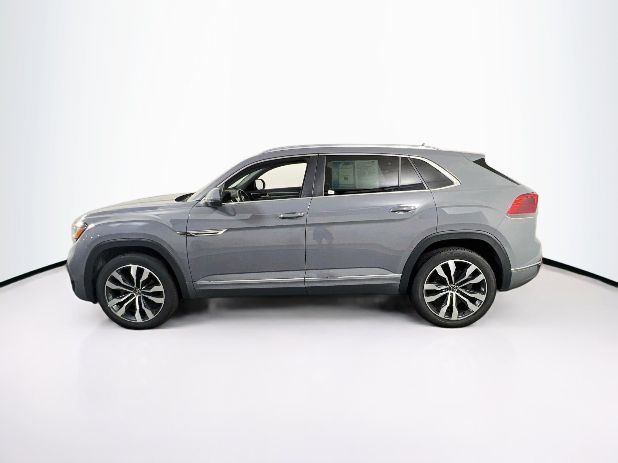 Used 2020 Volkswagen Atlas Cross Sport SEL R-Line AWD/4WD image 8