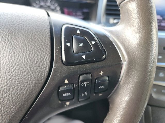 Used 2013 Lincoln MKS image 24