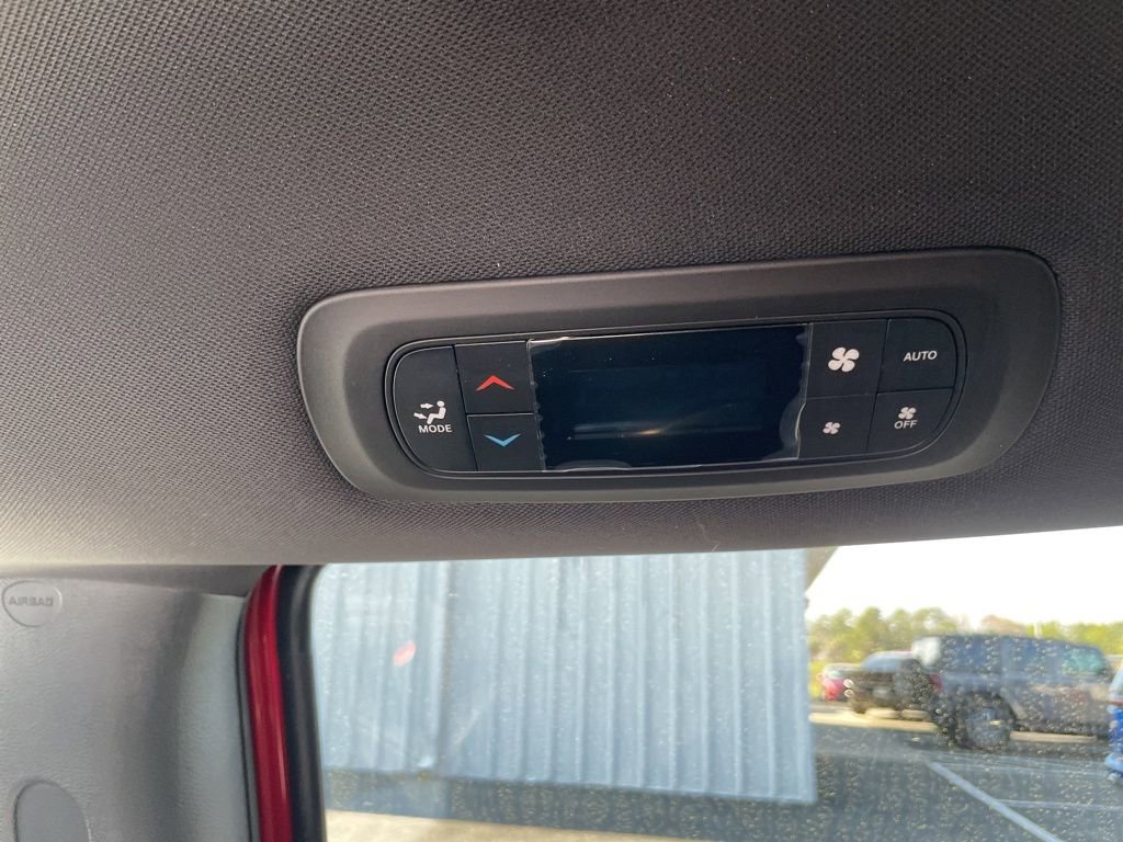 New 2026 Chrysler Pacifica Select image 19