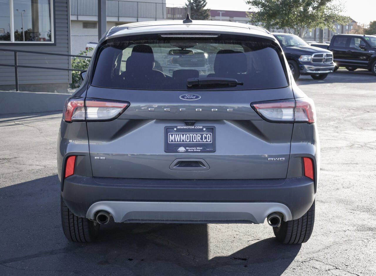 Used 2022 Ford Escape SE w/ Cold Weather Package image 9