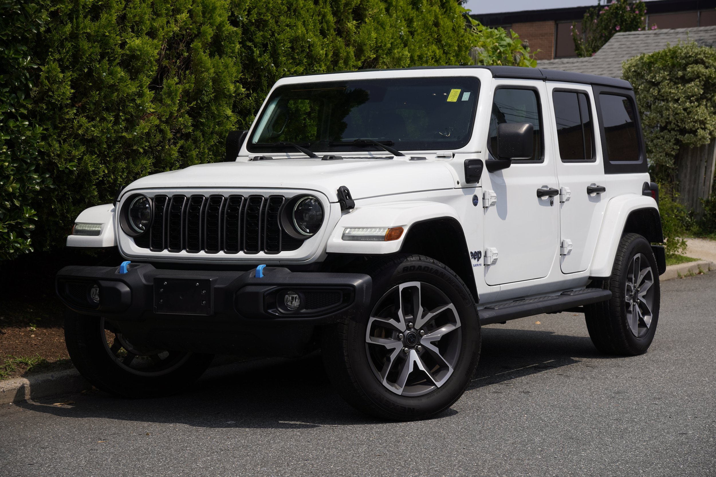 Used 2024 Jeep Wrangler Unlimited w/ LED Headlamp & Fog Lamp Group AWD/4WD image 2