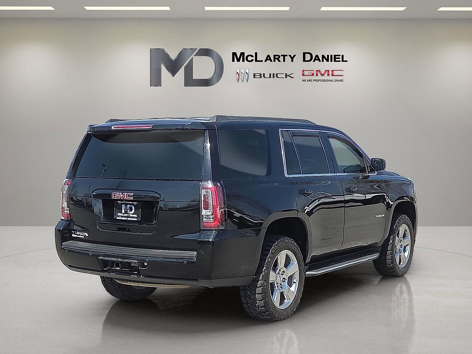Used 2017 GMC Yukon SLT image 5