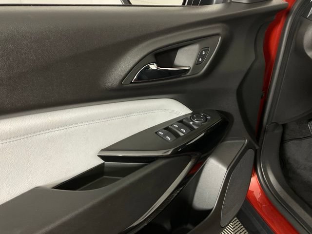 Used 2024 Chevrolet Trax LT w/ Driver Confidence Package FWD image 29