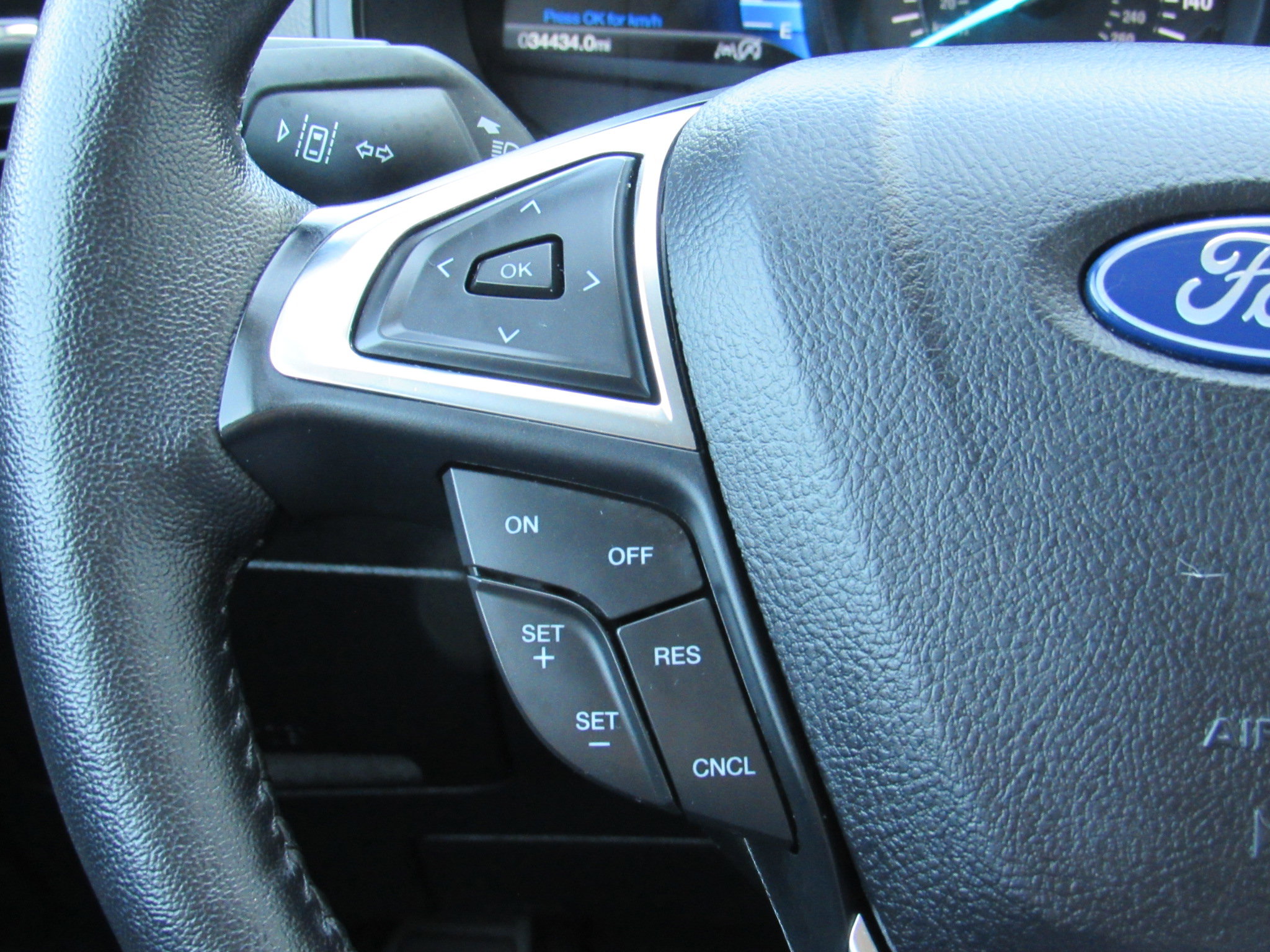 Used 2024 Ford Edge Titanium image 17