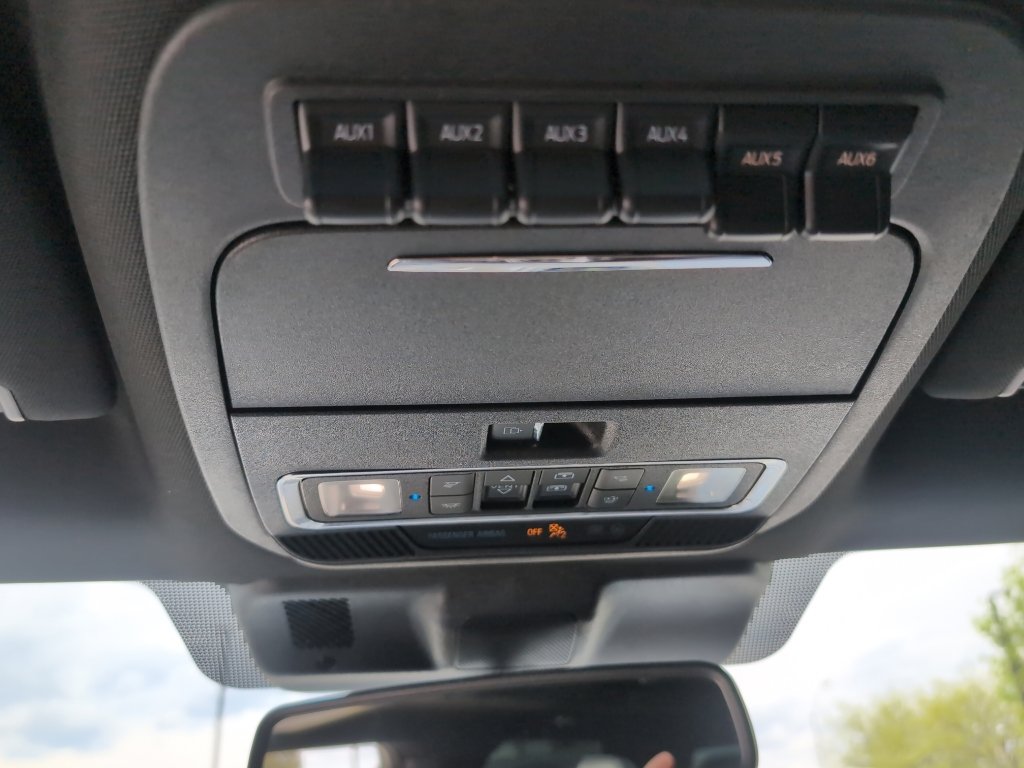 Used 2026 Ford F450 Platinum w/ FX4 Off-Road Package AWD/4WD image 15