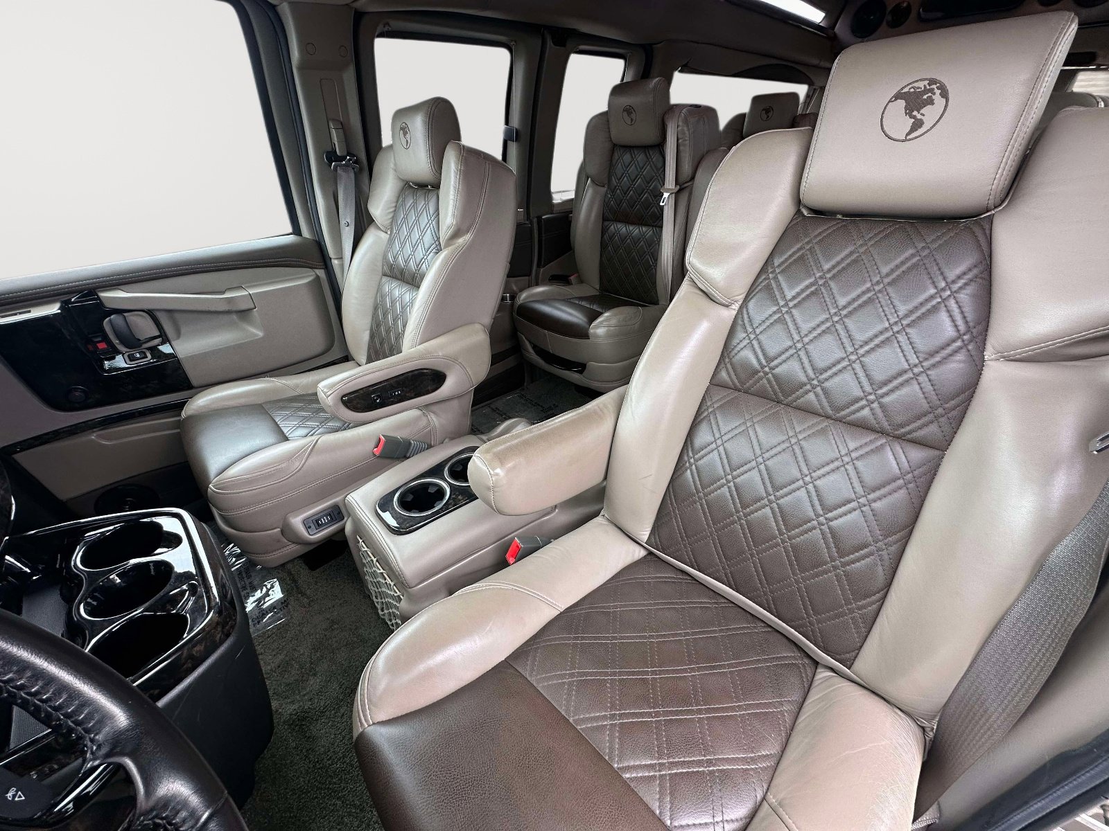 Used 2022 Chevrolet Express 2500 Extended w/ Enhanced Convenience Package image 24