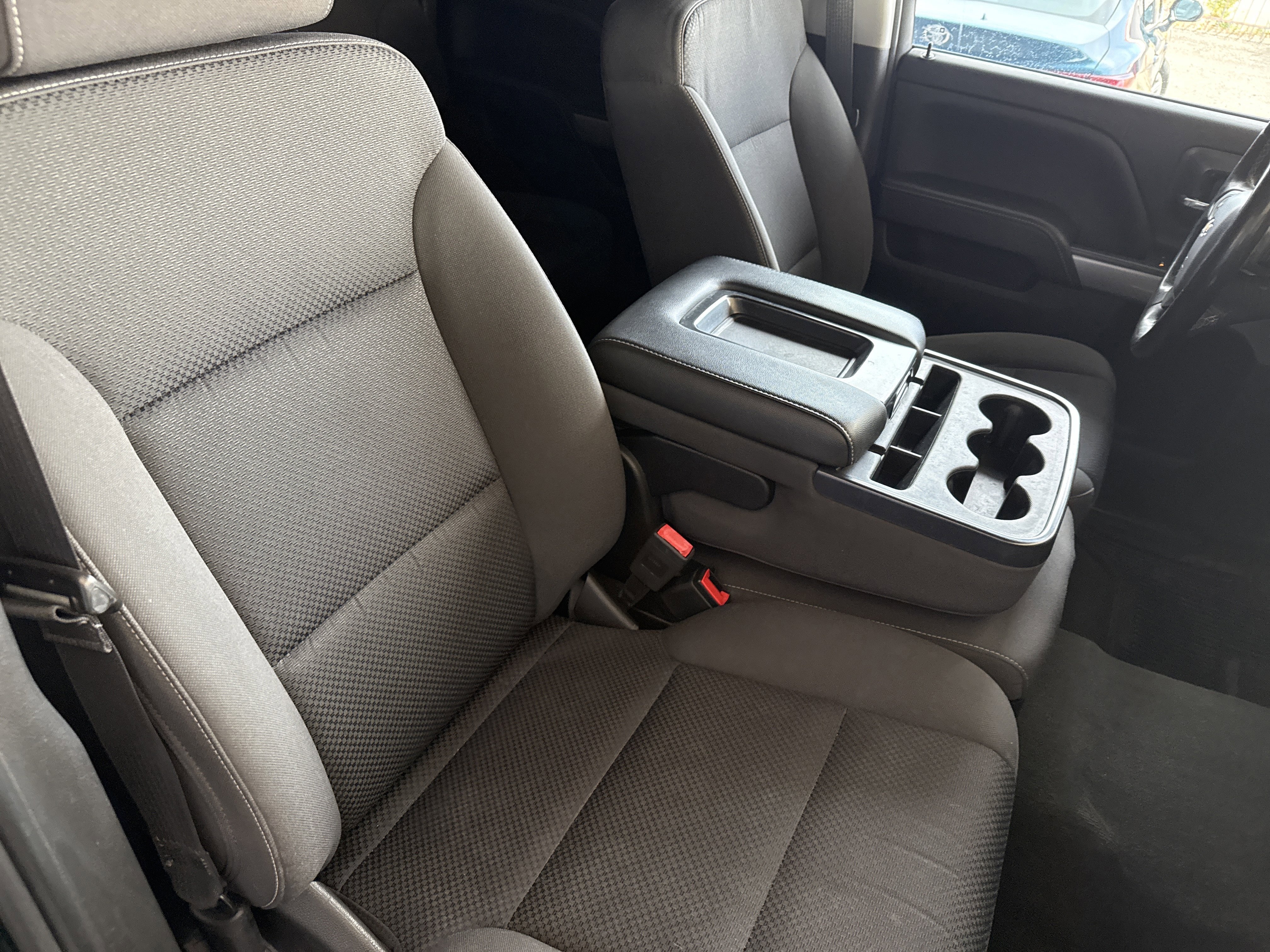 Used 2018 Chevrolet Silverado 1500 LT w/ LPO, Street Package image 17