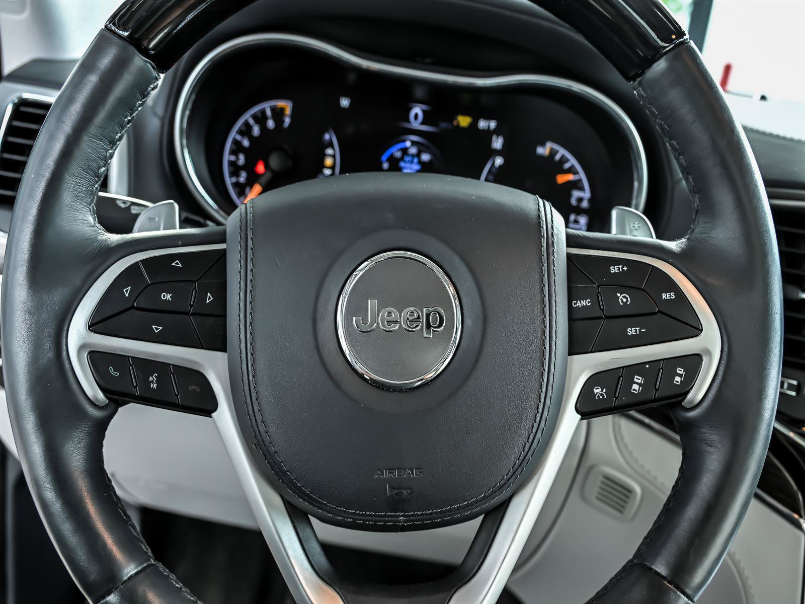 Used 2019 Jeep Grand Cherokee Summit AWD/4WD image 20