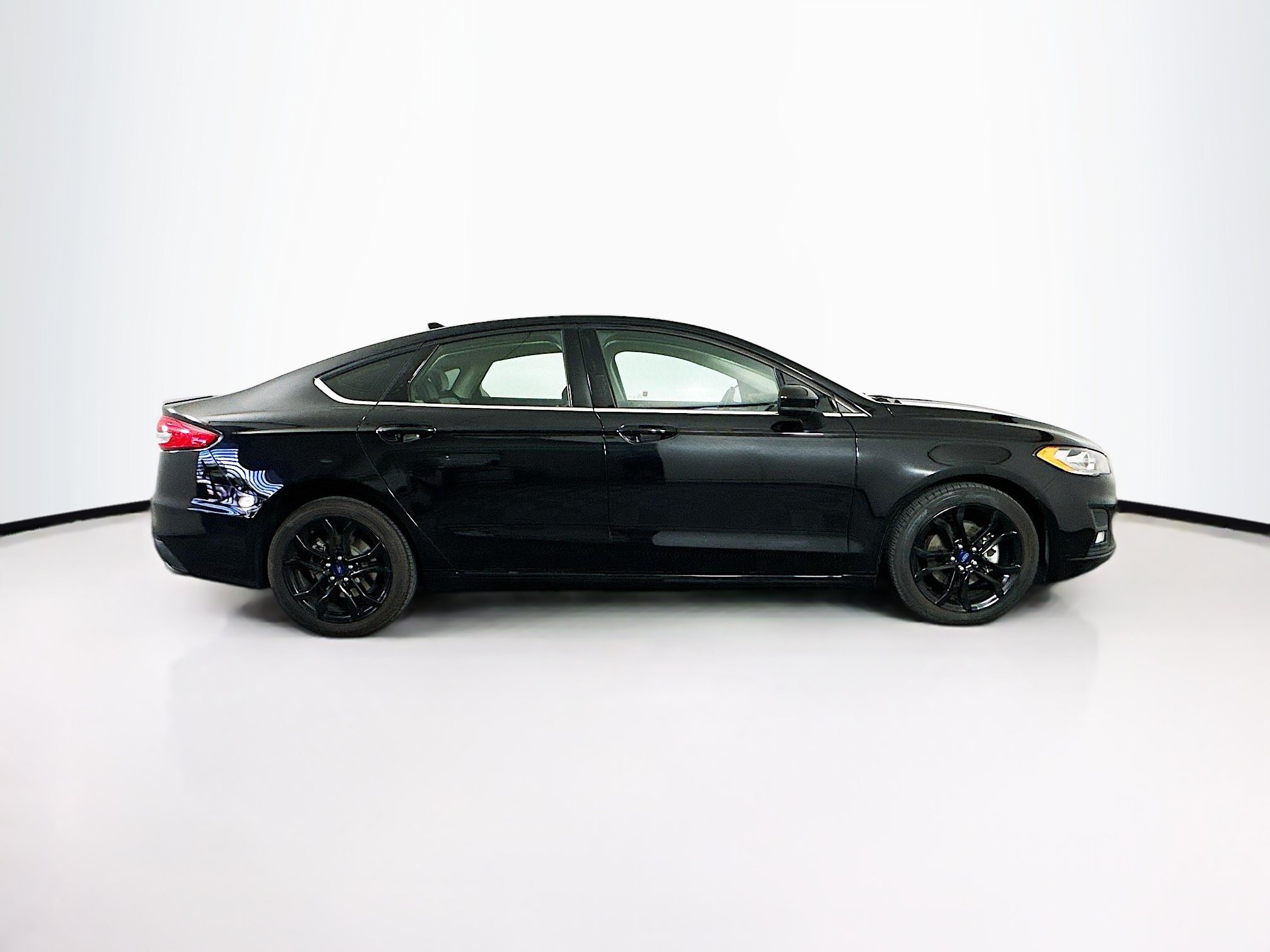 Used 2020 Ford Fusion SE w/ Equipment Group 151A FWD image 10