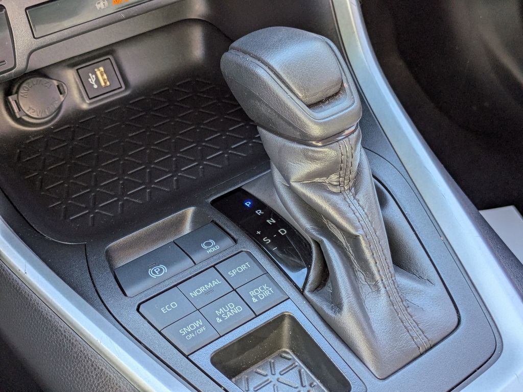 Used 2025 Toyota RAV4 LE image 23