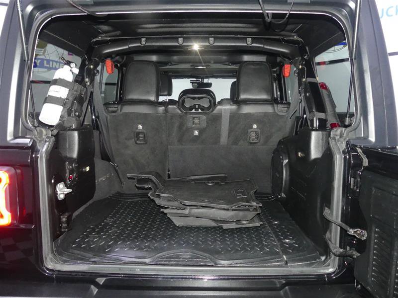 Used 2018 Jeep Wrangler Unlimited Rubicon w/ Dual Top Group image 9