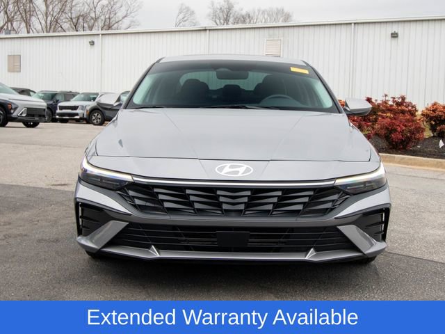 Used 2025 Hyundai Elantra SEL image 3