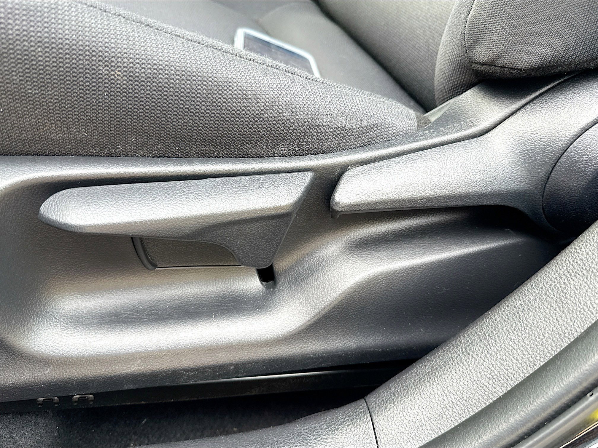 Used 2020 Toyota Corolla LE image 24