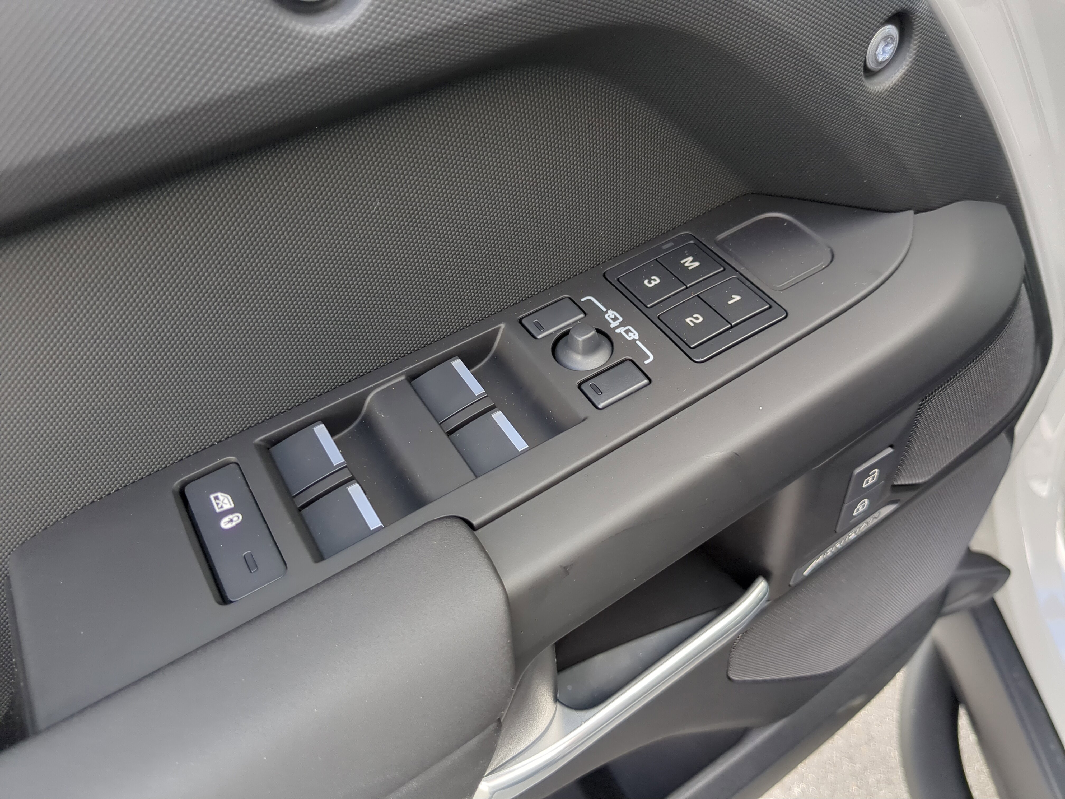 New 2026 Land Rover Defender 110 S image 16