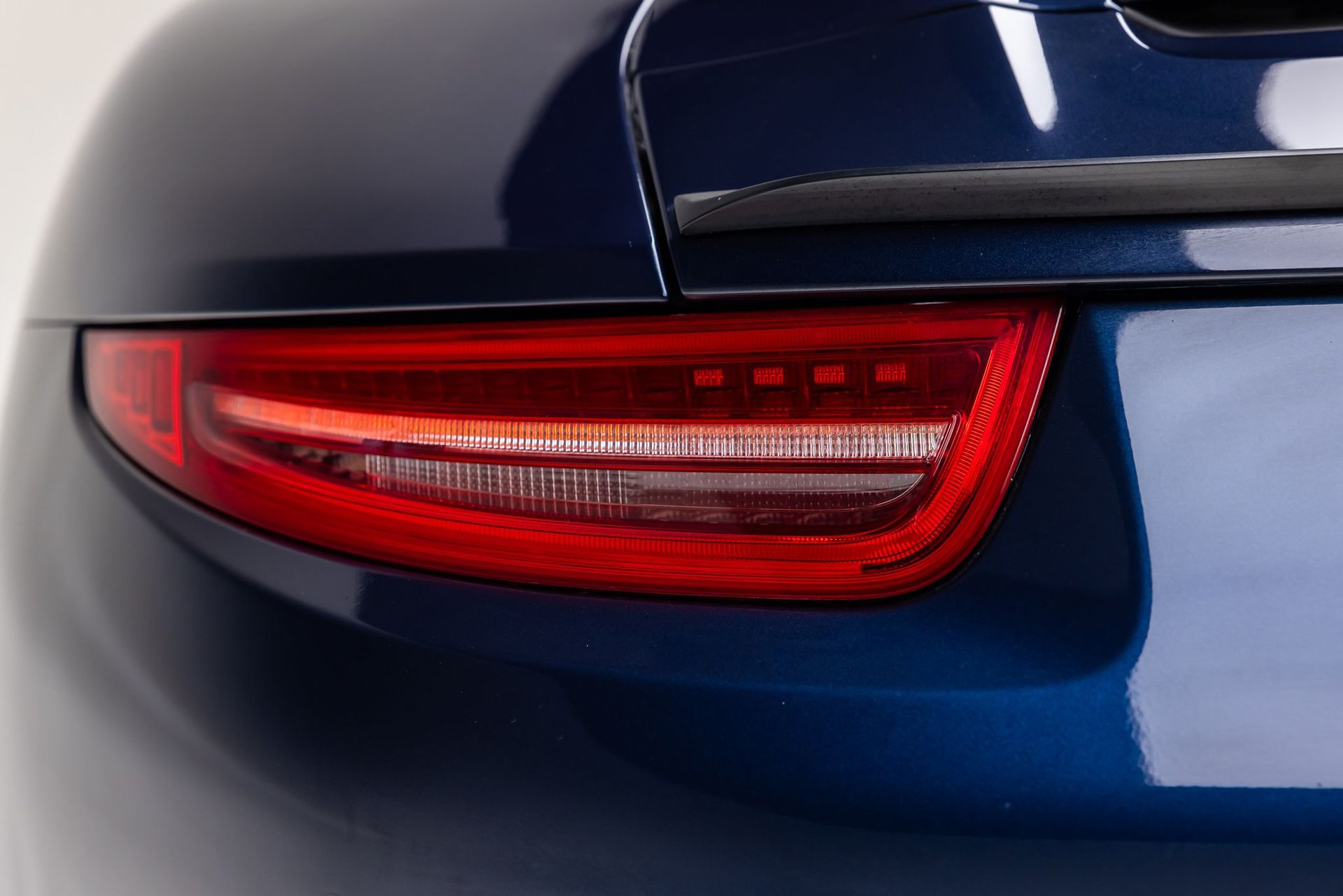 Used 2014 Porsche 911 Carrera image 34