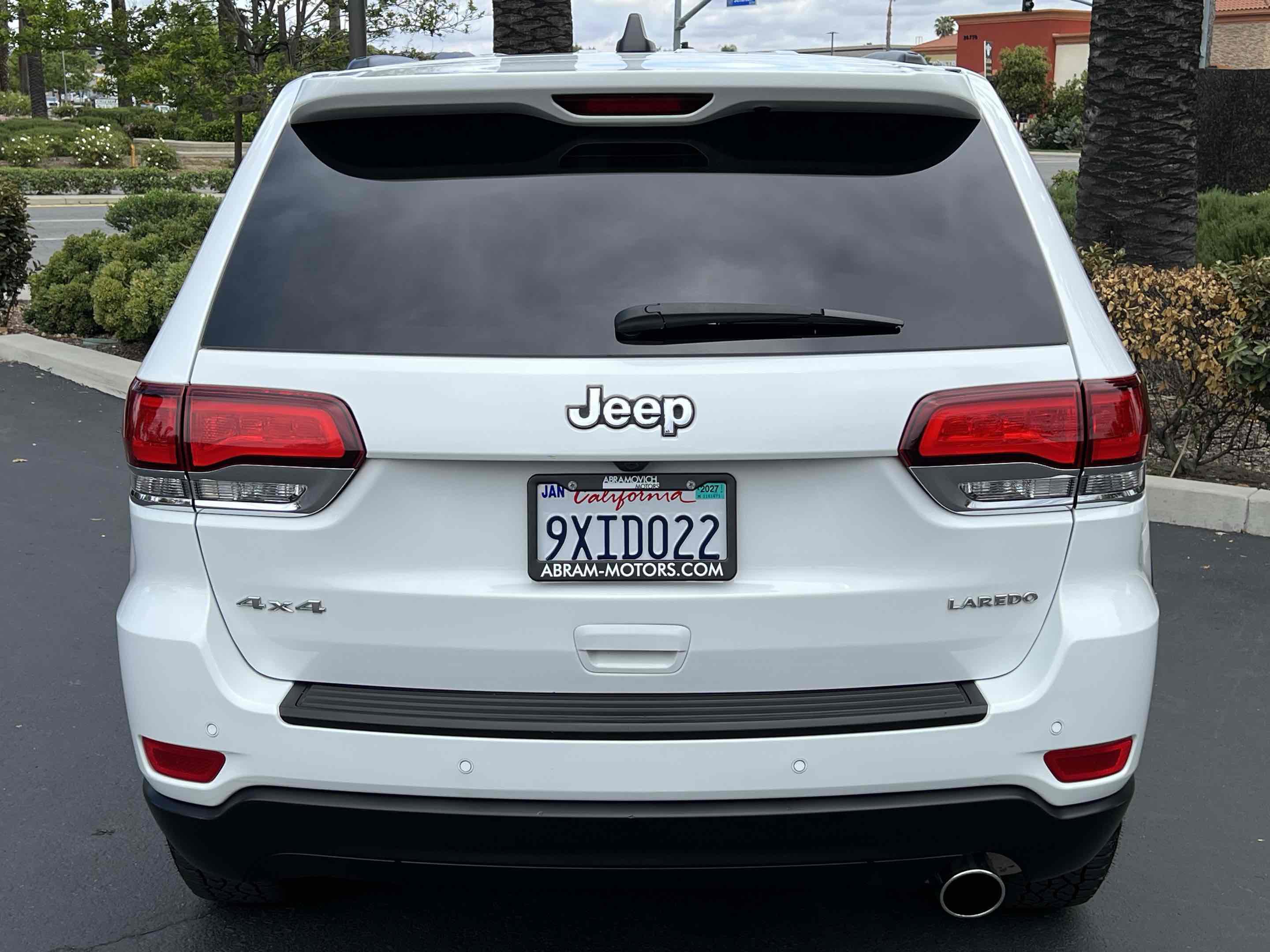 Used 2020 Jeep Grand Cherokee Laredo image 41