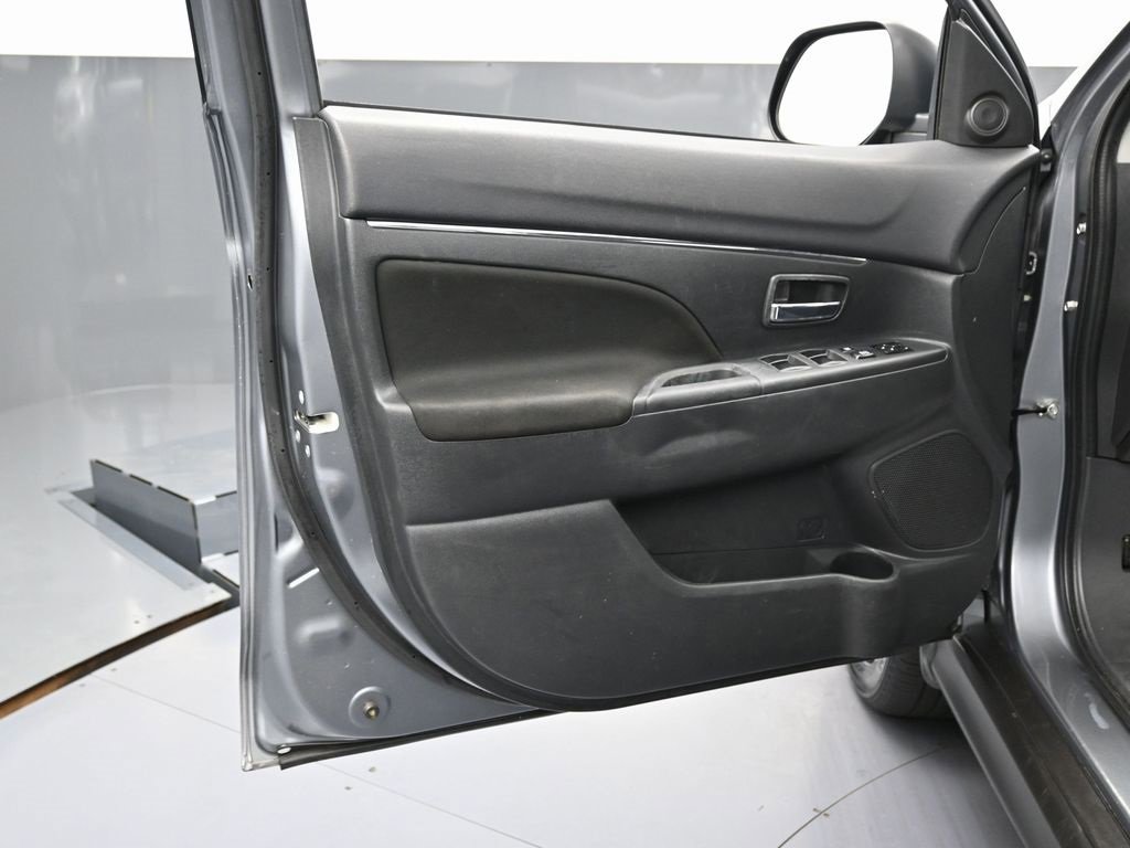 Used 2021 Mitsubishi Outlander Sport ES image 35