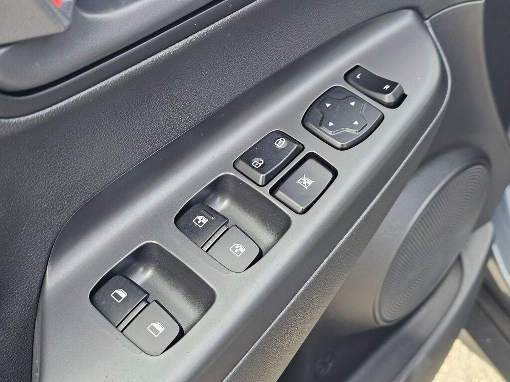 Used 2018 Hyundai Kona SEL image 30