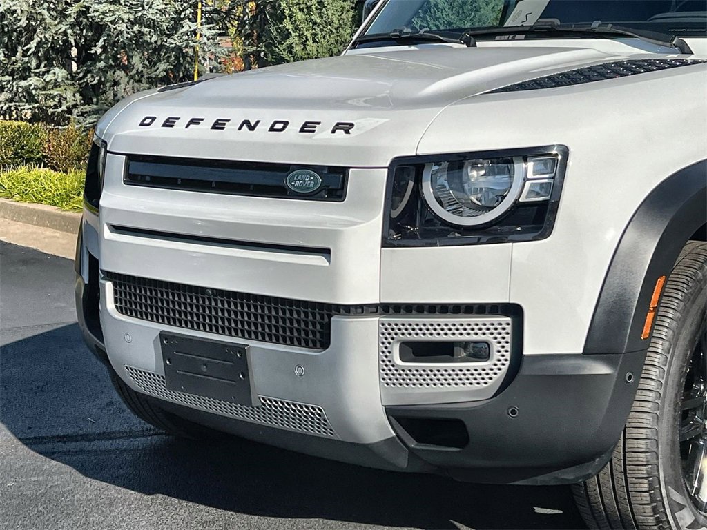 Used 2023 Land Rover Defender 130 S image 9