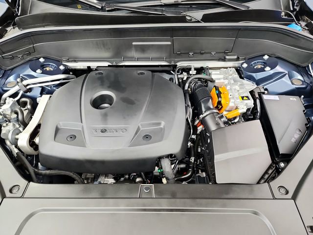 Certified 2025 Volvo XC90 T8 Ultra w/ Protection Package Premier image 36